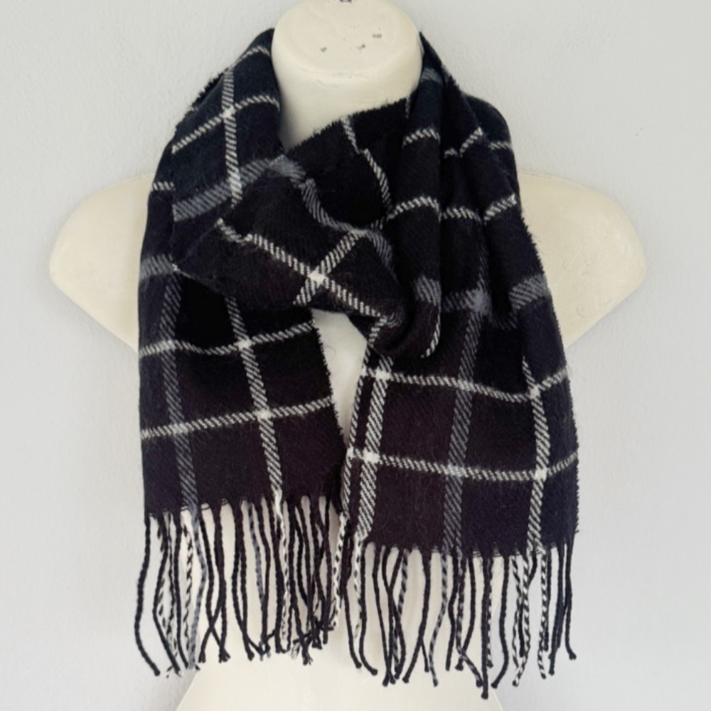 Black and white plaid print fringe trim winter scarf one size